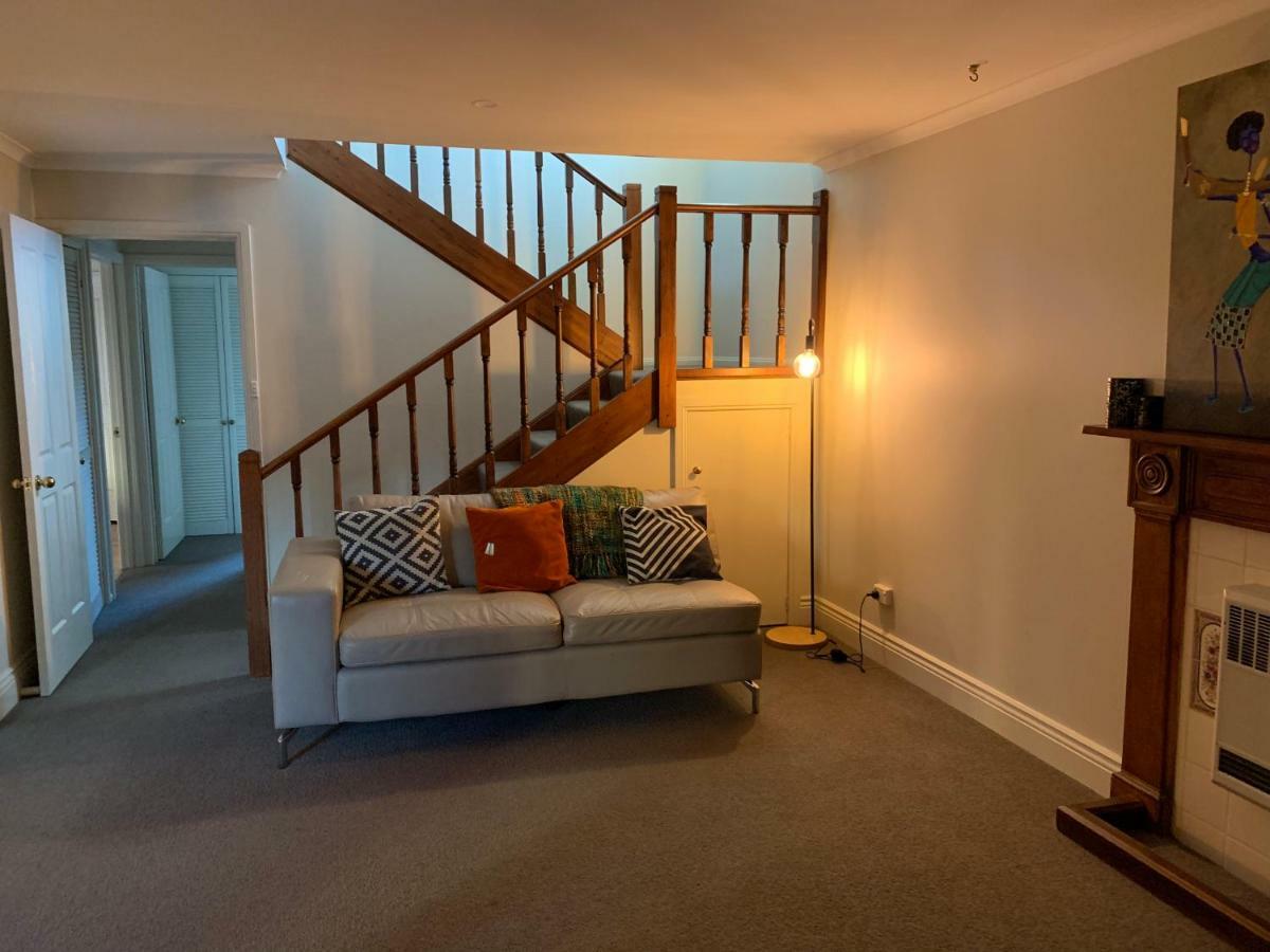 City Townhouse Walking Distance To City Launceston Luaran gambar